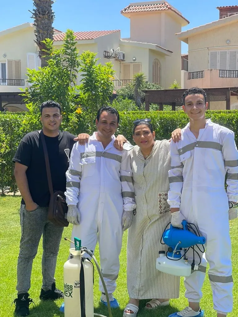 الفنانة بدرية طلبة مع الشركة الألمانية المتخصصة