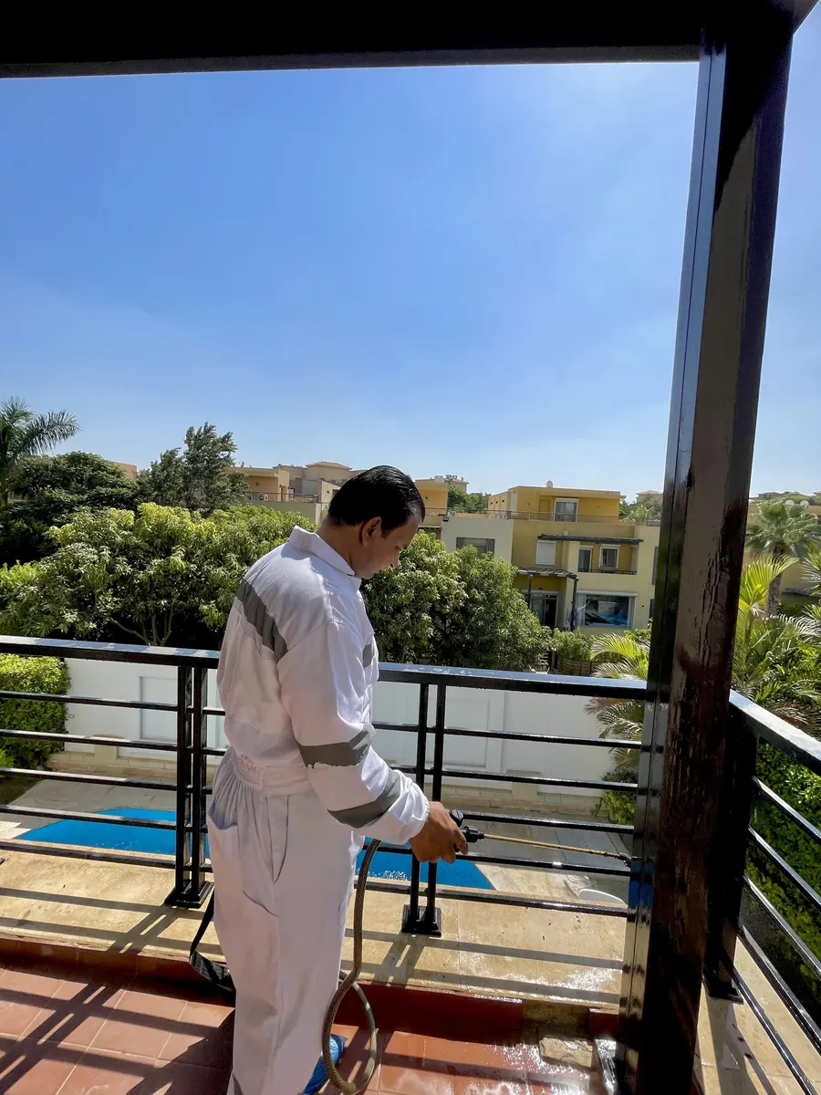 الشركة الألمانية تستخدم أحدث المعدات في الرش