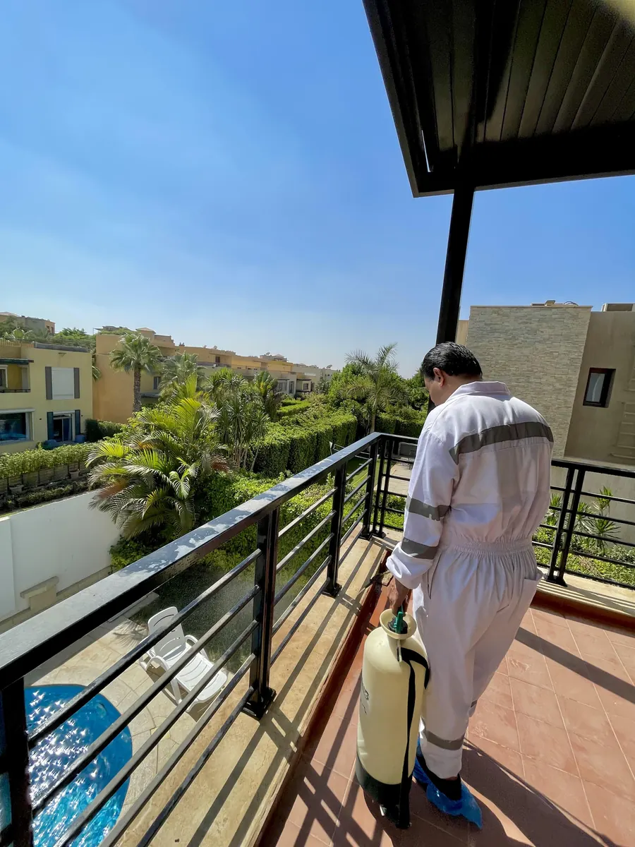 مهارة فريق الشركة الألمانية في الرش الاحترافي